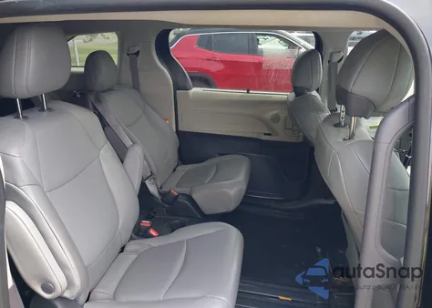 2022 Toyota Sienna Xle z USA, uszkodzony, nr VIN 5TDYRKECXNS109318